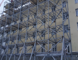 Фото 2 - монтаж фальшфасада на конструкцию для реконструируемого здания.